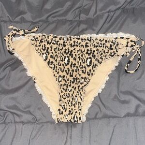 Super cute tie cheetah Hollister bikini bottoms